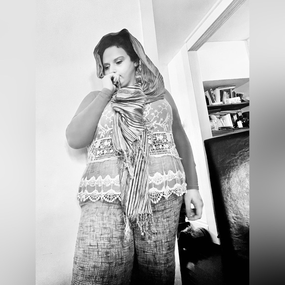 Meet your Posher, Jaqueline mae - Picture 5 of 11